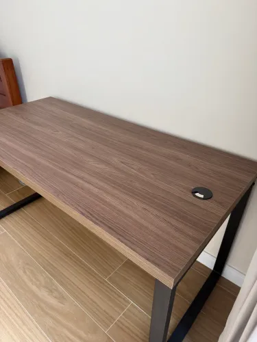 Mesa de escritório estilo industrial