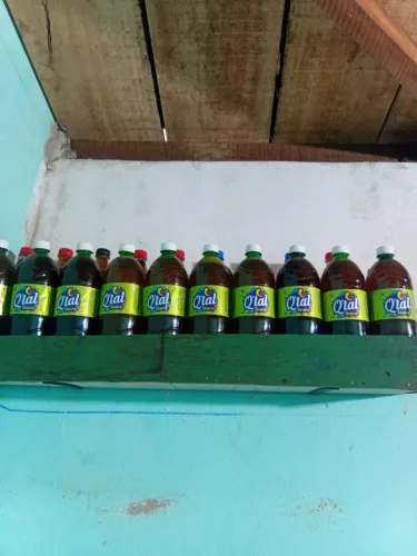 Vende mel abelha por 70 reais 1 litro se comprar 5 litro cada uma sair 50