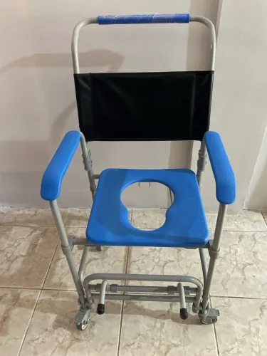 Cadeira de rodas para banho 