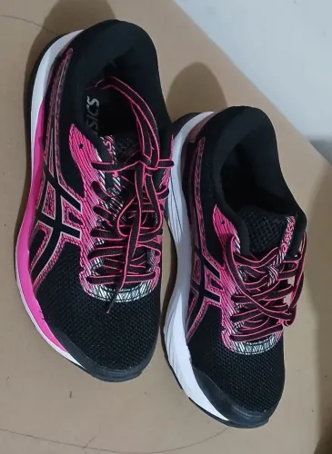 2 Tênis Asics + Bota Quiz - n° 34