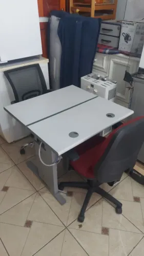 MESA DE ESCRITÓRIO BASCULANTE ERGOMETRICA LEVANTAMENTO MANUAL 