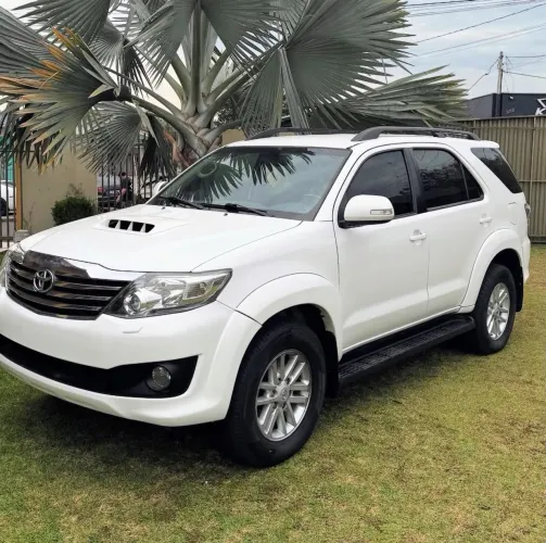 Toyota Hilux SW4 SRV D4-d 4X4 3.0 TDI Dies. AUT 2012
