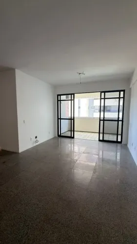 Apartamento de 112m² no Aldeota, com 3 quartos e 2 vagas soltas.