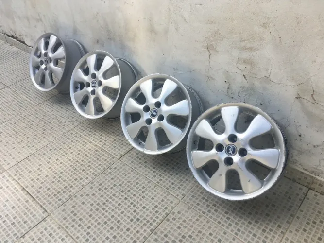 Roda de Liga Leve Aro 15 Linha Fiat 