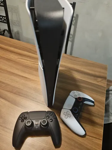 Ps5 slim muito conservado 2 meses de uso