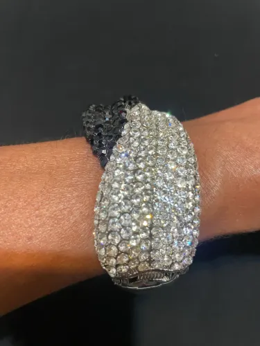 Pulseira com prata, com pedrarias, comprada em NY