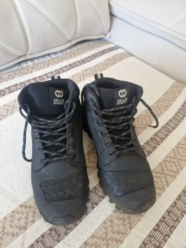 Vendo bota de trilha