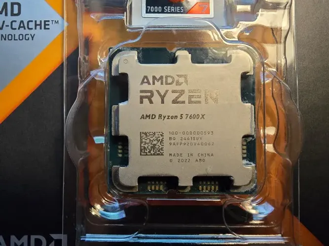 Ryzen 5 7600X AM5 | Excelente estado | Alto desempenho (DDR5)