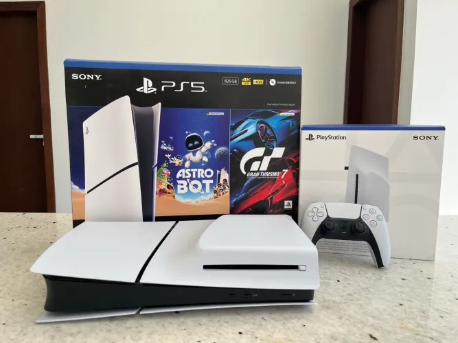 PlayStation 5 slim com leitor