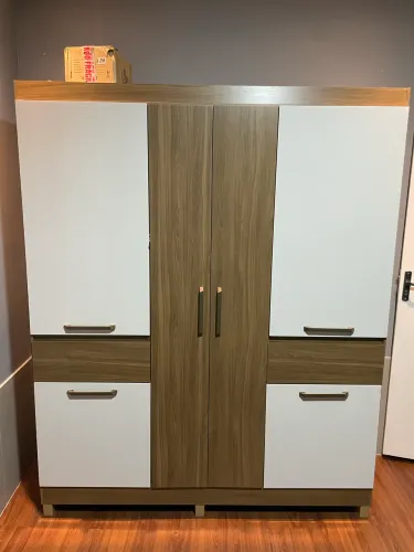 Guarda Roupa 6 Portas