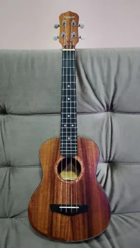Ukulele Kalani Maori KAL420TK com bag e correia Basso