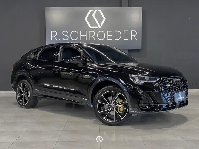 Audi Q3 SPB Perf. Black 2.0 TFSI Tipt. Quat. 2022