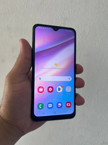 A10S  32GB 210$ 