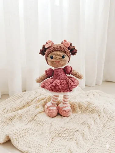 Boneca crochê amigurumi 