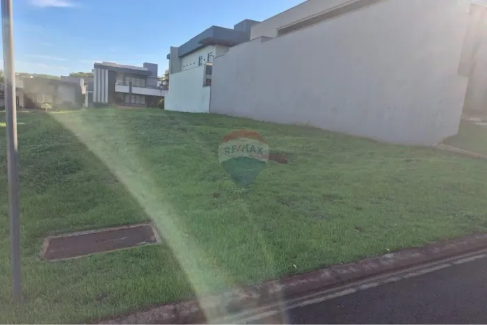 Terreno de Luxo no Paineiras, Seguro e Rentável!