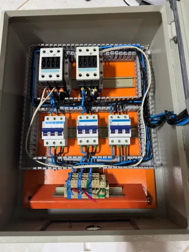 Quadro de comando elétrico