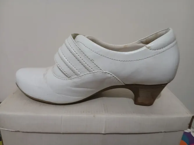 Sapato branco enfermagem