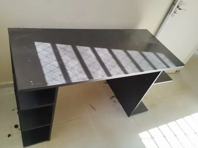 MESA DE ESCRITÓRIO USADA