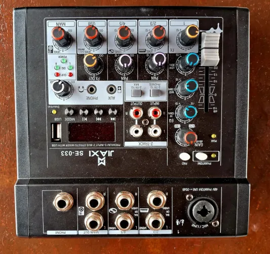Vendo mesa de som