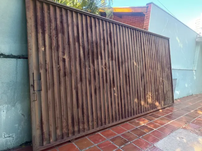 Portão de ferro