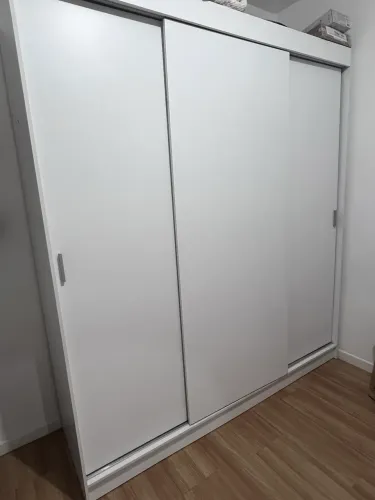 Guarda roupa casal branco