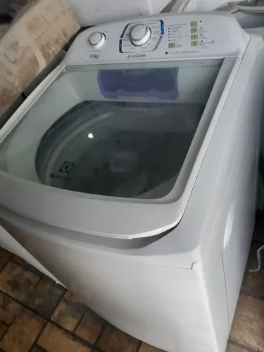 Vendo esta maquina eletrolux 13 kg fuciona perfeitamente 3 mes de garantia 