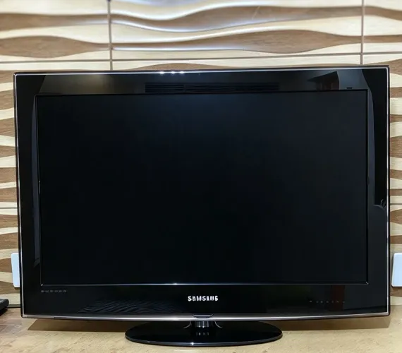 ? TV SAMSUNG 32" ? MODELO LN32B550