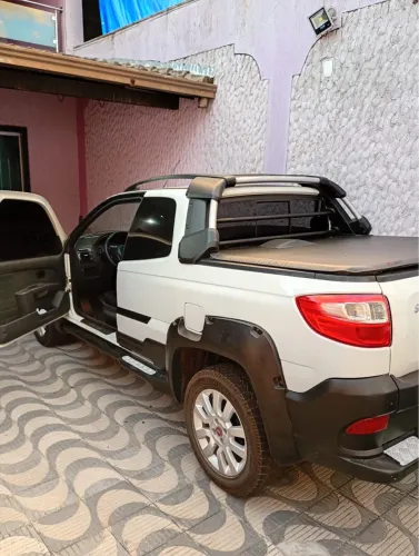 Fiat Strada Adventure1.8/ 1.8 Locker Flex CD 2014