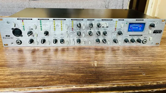 Pré Amplificador Focusrite Voice Master Pro
