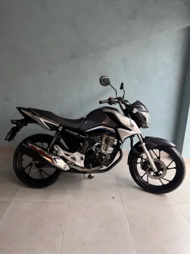 Titan 160
