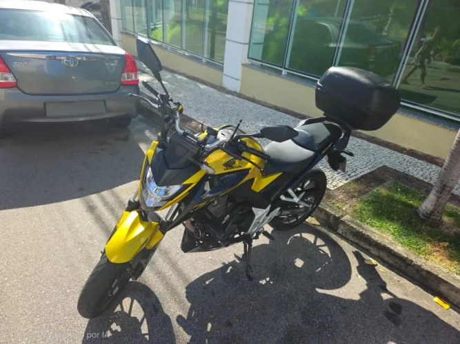 Vendo Moto Honda CB 300 Twister ABS