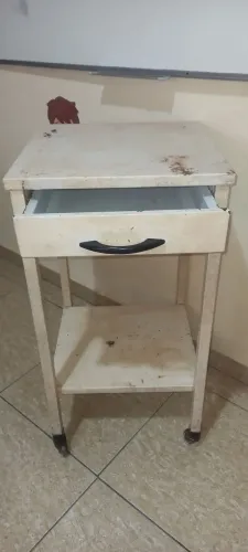 Carrinho Auxiliar de Curativo/Hospitalar em Metal 