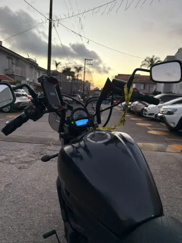 Vulcan 650 2017 com acessórios