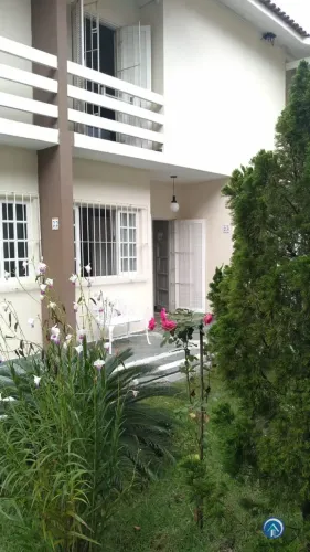 Sobrado em condomínio de 66m² com 2 dormitórios no Capricórnio em Caraguatatuba