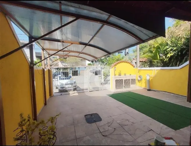 Casa de Condomínio com 3 Quartos e 3 banheiros à Venda 280m² Ilha do Governador Portuguesa