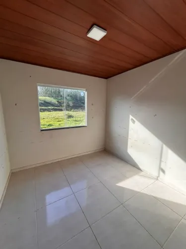 Casa no Silvado  2 Quartos | Garagem | Próximo ao Centro