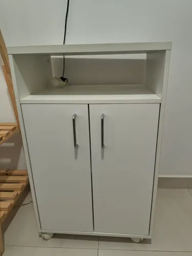 Fruteira e porta microondas com rodinhas