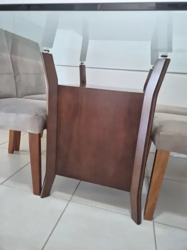 Mesa de madeira de verdade