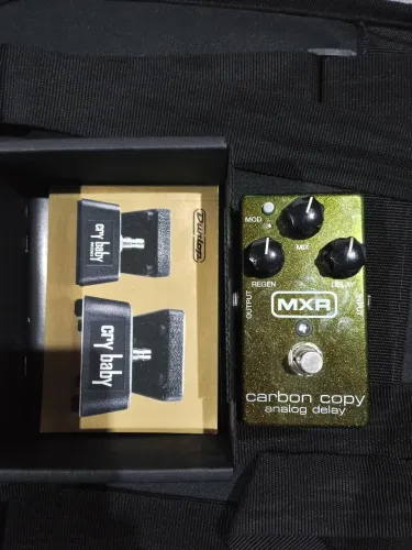 Pedal MXR Carbon Copy delay analógico
