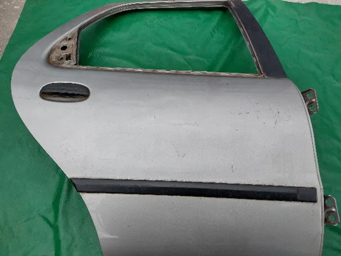 Porta Traseira Direita Fiat/Pálio 1995/99.