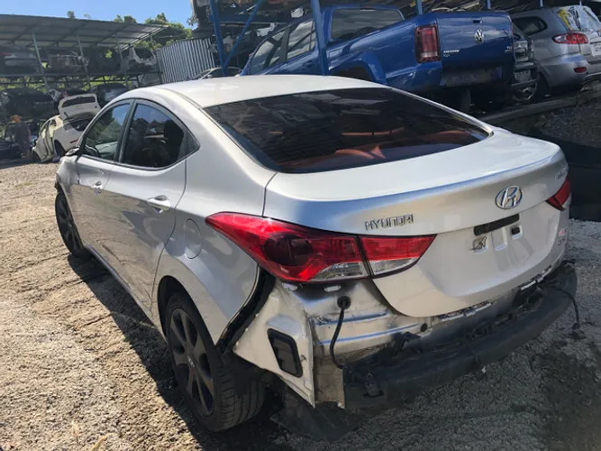 Hyundai Elantra 2012 1.8 vendido em peças