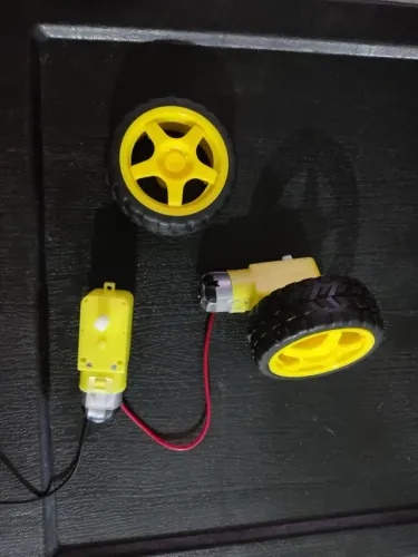 Conjunto de Motor e Rodas para Projetos Arduíno
