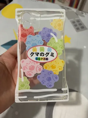 Capinha para iPhone 12 imitando saquinho de gominha de urso