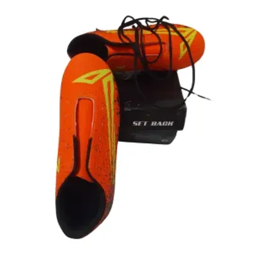 Chuteira Masc | Nova | Marca Set Back | C S 7 de campo | Nr 39 | Cor Laranja