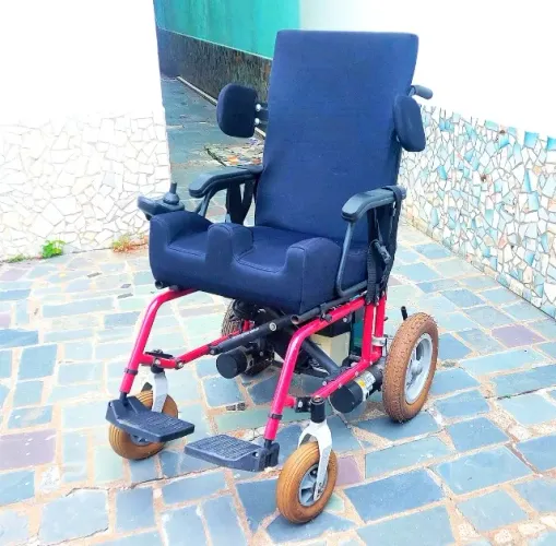 Cadeira de rodas motorizada Freedom
