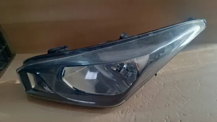 Farol Esquerdo Hb20 2015