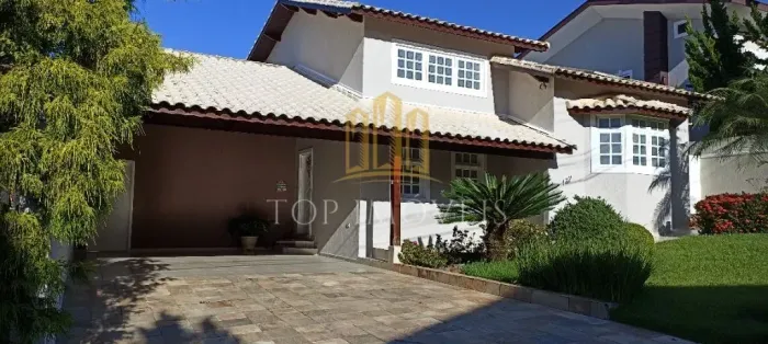 Excelente casa com 3 dormitórios sendo 1 suíte em condomínio fechado em Jacareí