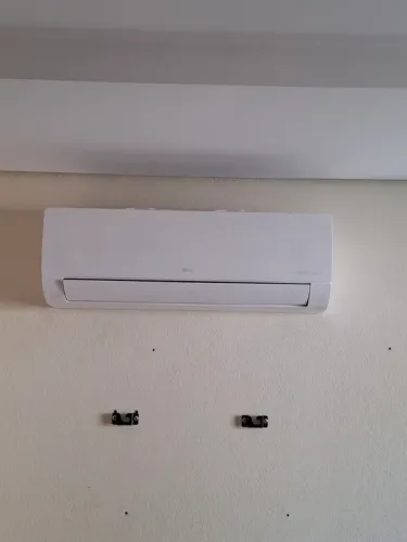 Manutenção e instalação de ar condicionado. Leia o anúncio.