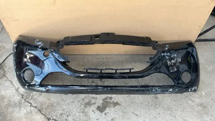 Para-choque Peugeot 208 2012/2016.