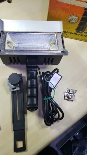 Luz de Flash Kaiser TYP-3049 com 02 lampadas 220 para colecionador